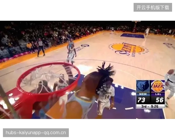 莫兰特空接暴扣再现超级弹跳：球场上的跃动传奇